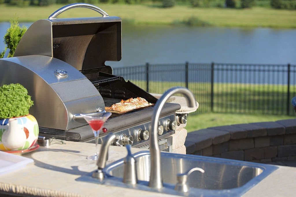 Discover the Benefits of PreDesigned Outdoor Kitchen Systems in